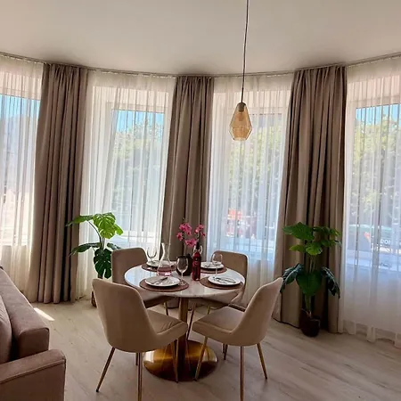 Apartment Uno Brand New Ac In Center Pressburg